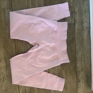 DFYNE pink compression leggings with scrunch butt